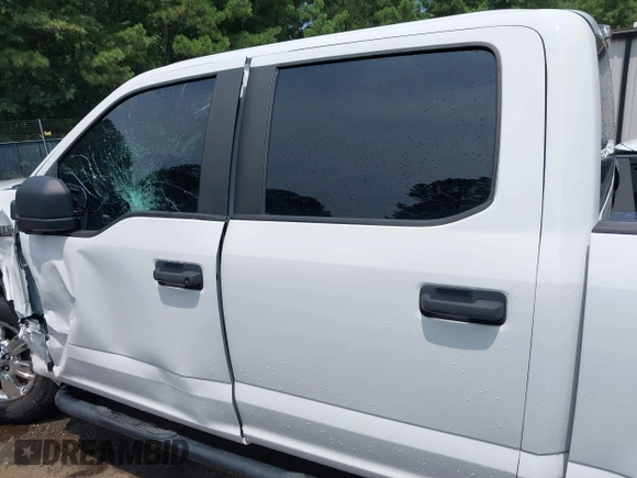 2018 Ford F-150 XL with VIN 1FTEW1EB4JFB72728, listed as a IAAI auction lot 39974264 with 185,958 mi miles and . Bid and sale history available at DreamBid. Image 14.