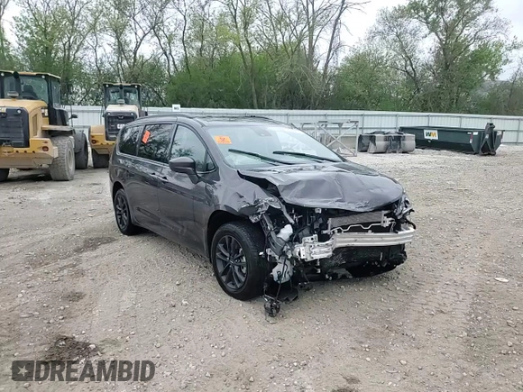 2020 Chrysler Pacifica Launch Edition with VIN 2C4RC3BG4LR263807, listed as a Copart auction lot 56363255 with Not provided miles and Salvage title. Bid and sale history available at DreamBid. Image 14.