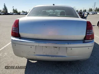 2005 Chrysler 300 300C AWD z VIN 2C3AK63H85H671717, wystawiony jako Copart lot #50369505 z przebiegiem 203 099 mil mil oraz Szkoda całkowita • Salvage title. Historia ofert i sprzedaży dostępna na DreamBid. Obrazek 6.