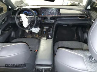 2023 Toyota Crown XLE z VIN JTDAAAAF6P3006033, wystawiony jako Copart lot #37099434 z przebiegiem 9438 mil mil oraz . Historia ofert i sprzedaży dostępna na DreamBid. Obrazek 8.
