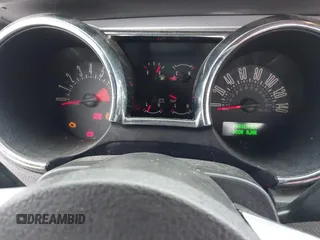 2005 Ford Mustang GT Deluxe z VIN 1ZVHT82H755103659, wystawiony jako IAAI lot #41553019 z przebiegiem 112 531 mil mil oraz . Historia ofert i sprzedaży dostępna na DreamBid. Obrazek 7.