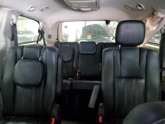 2013 Chrysler Town & Country Touring with VIN 2C4RC1BG5DR776649, listed as a Copart auction lot 66881684 with 271,003 mi miles and Salvage Title. Bid and sale history available at DreamBid. Image 10.