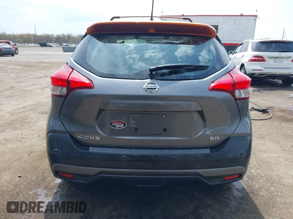 2020 Nissan Kicks SR z VIN 3N1CP5DV0LL542155, wystawiony jako IAAI lot #41997210 z przebiegiem 84 114 mil mil oraz . Historia ofert i sprzedaży dostępna na DreamBid. Obrazek 16.