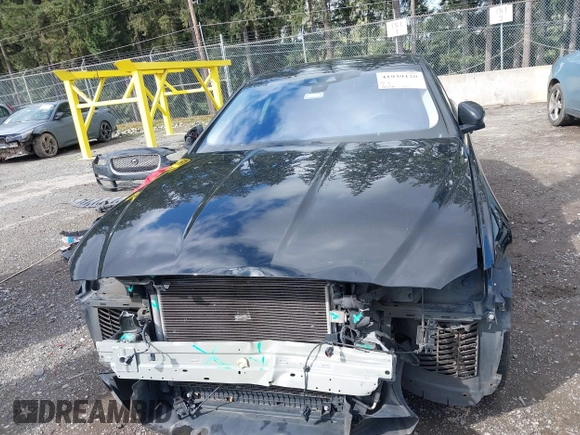2017 Jaguar XE 35t Premium with VIN SAJAJ4BV8HA966475, listed as a IAAI auction lot 41939120 with 100,356 mi miles. Bid and sale history available at carsss.com. Image 13.