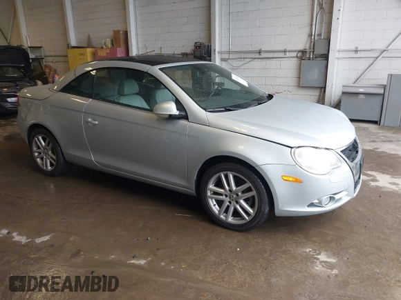 2008 Volkswagen Eos Lux z VIN WVWFA71FX8V004686, wystawiony jako IAAI lot #42256349 z przebiegiem 42 289 mil mil oraz . Historia ofert i sprzedaży dostępna na DreamBid. Obrazek 1.