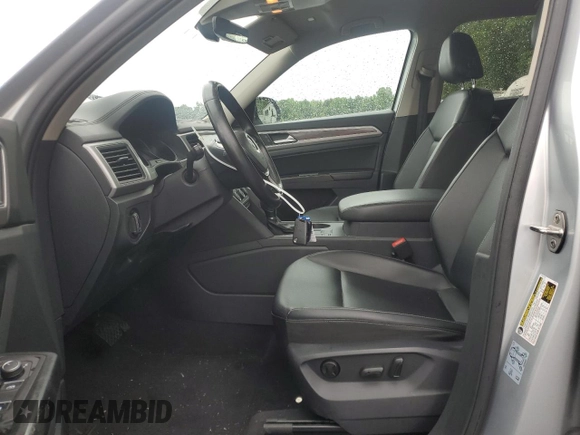2019 Volkswagen Atlas SE with VIN 1V2WR2CA2KC583977, listed as a Copart auction lot 56501575 with 129,979 mi miles and Salvage title. Bid and sale history available at DreamBid. Image 7.