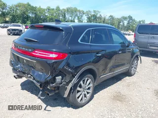 2019 Lincoln MKC Reserve with VIN 5LMTJ3DH1KUL09136, listed as a IAAI auction lot 39771852 with 72,145 mi miles and . Bid and sale history available at carsss.com. Image 4.
