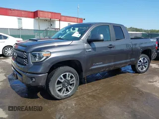 2018 Toyota Tundra SR z VIN 5TFUY5F19JX775462, wystawiony jako IAAI lot #34435962 z przebiegiem 44 563 mil mil oraz . Historia ofert i sprzedaży dostępna na DreamBid. Obrazek 2.