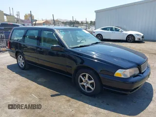 1998 Volvo V70 GLT with VIN YV1LW5676W2400102, listed as a IAAI auction lot 42654549 with 121,159 mi miles and . Bid and sale history available at DreamBid. Image 1.