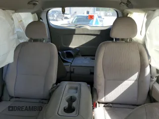 2021 Kia Sedona LX with VIN KNDMB5C17M6667292, listed as a Copart auction lot 48960695 with 162,204 mi miles and Non Repairable. Bid and sale history available at carsss.com. Image 10.