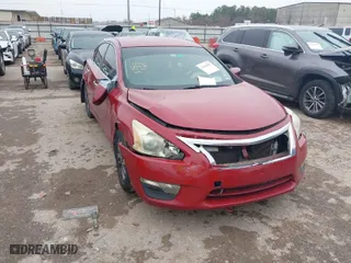 2013 Nissan Altima 2.5 S with VIN 1N4AL3AP5DC249168, listed as a IAAI auction lot 41442991 with 144,013 mi miles. Bid and sale history available at carsss.com. Image 1.