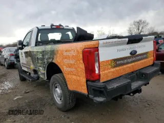 2023 Ford F-250 XL z VIN 1FTBF2BA5PED41058, wystawiony jako Copart lot #46991375 z przebiegiem 7077 mil mil oraz Szkody całkowita. Historia ofert i sprzedaży dostępna na DreamBid. Obrazek 2.