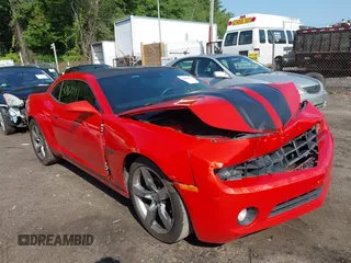 2011 Chevrolet Camaro 2LT z VIN 2G1FC1ED8B9148577, wystawiony jako IAAI lot #42468881 z przebiegiem 251 116 mil mil oraz . Historia ofert i sprzedaży dostępna na DreamBid. Obrazek 1.