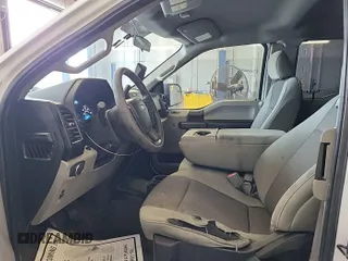 2018 Ford F-150 XL z VIN 1FTFX1E58JKF35180, wystawiony jako IAAI lot #42782023 z przebiegiem 105 516 mil mil oraz . Historia ofert i sprzedaży dostępna na DreamBid. Obrazek 23.