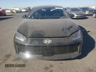 2023 Hyundai Ioniq 6 SEL z VIN KMHM34AA7PA032189, wystawiony jako Copart lot #71499803 z przebiegiem 2848 mil mil oraz . Historia ofert i sprzedaży dostępna na DreamBid. Obrazek 5.