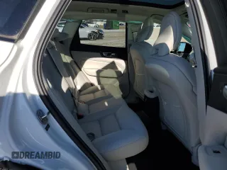 2024 Volvo XC60 Recharge Plug-In Hybrid Plus Dark Theme with VIN YV4H60DL4R1828689, listed as a Copart auction lot 88291785 with 1,037 mi miles and Salvage Title. Bid and sale history available at carsss.com. Image 11.