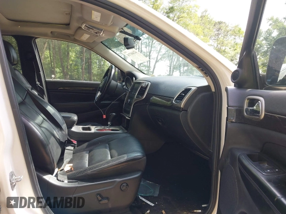 2011 Jeep Grand Cherokee Laredo с VIN 1J4RR4GG0BC641071, выставлен на аукционе IAAI как лот 42460718 с пробегом Не указан миль и . История ставок и продаж доступна на DreamBid. Изображение 5.