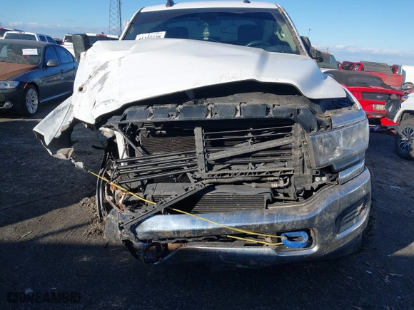 2019 Ram 2500 Big Horn with VIN 3C6UR5DL8KG650208, listed as a IAAI auction lot 41317238 with 104,004 mi miles. Bid and sale history available at carsss.com. Image 12.