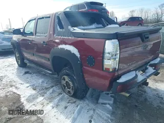 2008 Chevrolet Avalanche LTZ z VIN 3GNEC12098G124282, wystawiony jako IAAI lot #41626495 z przebiegiem 211 642 mil mil oraz . Historia ofert i sprzedaży dostępna na DreamBid. Obrazek 3.