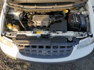 2000 Plymouth Voyager z VIN 2P4GP2534YR645983, wystawiony jako Copart lot #80028904 z przebiegiem Nie podano mil oraz Szkody całkowita. Historia ofert i sprzedaży dostępna na DreamBid. Obrazek 12.