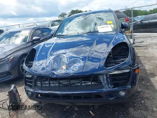 2018 Porsche Macan with VIN WP1AA2A57JLB02790, listed as a IAAI auction lot 42001685 with 59,313 mi miles. Bid and sale history available at carsss.com. Image 13.