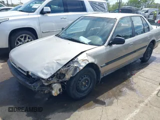 1990 Honda Accord LX with VIN 1HGCB7554LA000846, listed as a IAAI auction lot 41755092 with 336,811 mi miles. Bid and sale history available at carsss.com. Image 6.