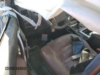 2016 Toyota Land Cruiser z VIN JTMCY7AJ4G4047685, wystawiony jako Copart lot #86186214 z przebiegiem 174 064 mil mil oraz Szkoda całkowita • Salvage title. Historia ofert i sprzedaży dostępna na DreamBid. Obrazek 8.