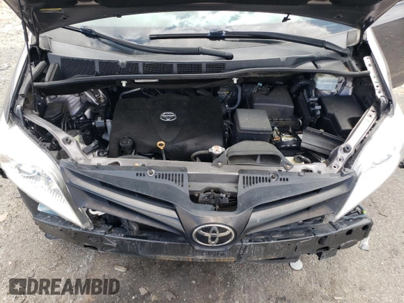2019 Toyota Sienna L with VIN 5TDZZ3DC8KS006907, listed as a Copart auction lot 70310274 with 73,234 mi miles and Salvage Title. Bid and sale history available at carsss.com. Image 13.