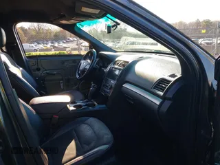 2018 Ford Explorer XLT z VIN 1FM5K7D87JGA54005, wystawiony jako IAAI lot #41879565 z przebiegiem 152 226 mil mil oraz . Historia ofert i sprzedaży dostępna na DreamBid. Obrazek 5.