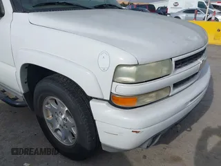 2002 Chevrolet Suburban LT with VIN 3GNFK16T72G327657, listed as a IAAI auction lot 42803663 with Not provided miles and . Bid and sale history available at DreamBid. Image 6.