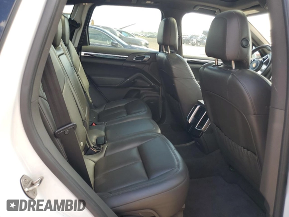 2017 Porsche Cayenne с VIN WP1AA2A21HKA82221, выставлен на аукционе Copart как лот 62022355 с пробегом 122 965 миль миль и Списание • Salvage title. История ставок и продаж доступна на DreamBid. Изображение 10.