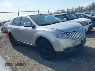 2011 Lincoln MKX with VIN 2LMDJ6JK2BBJ03519, listed as a IAAI auction lot 41801586 with 180,033 mi miles. Bid and sale history available at carsss.com. Image 1.
