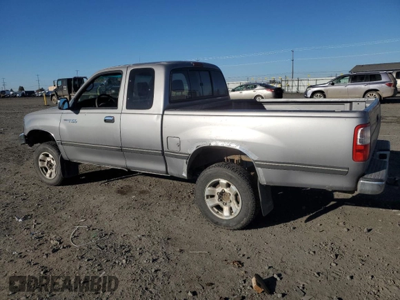1997 Toyota T100 SR5 with VIN JT4UN24D6V0037539, listed as a Copart auction lot 42195245 with 364,681 mi miles and Salvage Title. Bid and sale history available at DreamBid. Image 2.