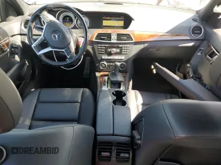 2012 Mercedes-Benz C 250 Sport z VIN WDDGF4HB1CA651815, wystawiony jako Copart lot #62311975 z przebiegiem 80 577 mil mil oraz Szkoda całkowita • Salvage title. Historia ofert i sprzedaży dostępna na DreamBid. Obrazek 8.