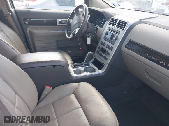 2008 Lincoln MKX with VIN 2LMDU68C38BJ12714, listed as a IAAI auction lot 40894971 with 65,582 mi miles. Bid and sale history available at carsss.com. Image 5.