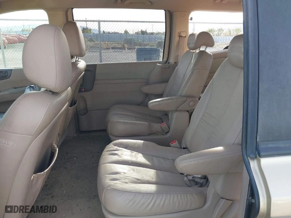 2006 Kia Sedona LX with VIN KNDMB233666040795, listed as a IAAI auction lot 41921051 with 200,410 mi miles. Bid and sale history available at carsss.com. Image 8.