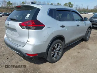 2019 Nissan Rogue SL with VIN 5N1AT2MV5KC829785, listed as a IAAI auction lot 42033567 with 77,907 mi miles and . Bid and sale history available at carsss.com. Image 4.