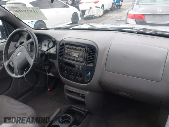2002 Ford Escape XLT Choice с VIN 1FMYU04102KD51441, выставлен на аукционе IAAI как лот 41929180 с пробегом 152 175 миль миль и . История ставок и продаж доступна на DreamBid. Изображение 5.