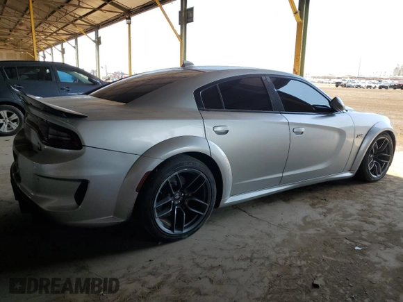 2020 Dodge Charger Scat Pack Widebody z VIN 2C3CDXGJ6LH185703, wystawiony jako Copart lot #52411985 z przebiegiem 47 136 mil mil oraz Szkoda całkowita • Salvage title. Historia ofert i sprzedaży dostępna na DreamBid. Obrazek 3.