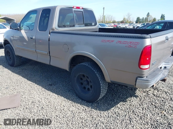 2001 Ford F-150 XL z VIN 1FTRX18WX1NA13022, wystawiony jako IAAI lot #41954491 z przebiegiem 126 284 mil mil oraz . Historia ofert i sprzedaży dostępna na DreamBid. Obrazek 3.