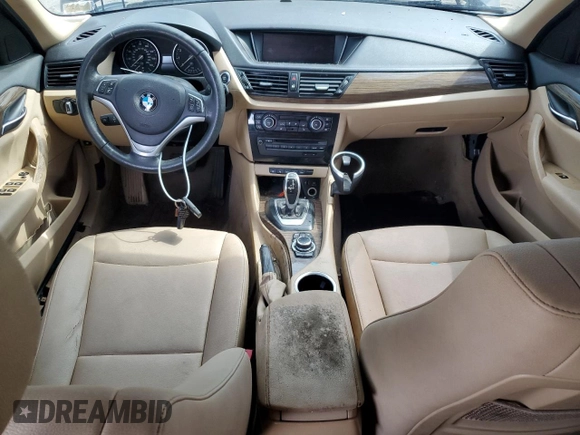 2014 BMW X1 xDrive28i z VIN WBAVL1C5XEVY20300, wystawiony jako Copart lot #51334275 z przebiegiem 175 652 mil mil oraz Tytuł czysty. Historia ofert i sprzedaży dostępna na DreamBid. Obrazek 8.