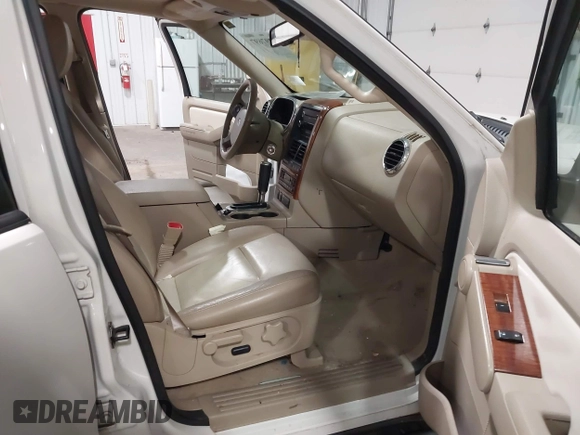 2009 Ford Explorer Eddie Bauer with VIN 1FMEU74899UA43403, listed as a IAAI auction lot 42297697 with 156,836 mi miles and . Bid and sale history available at DreamBid. Image 5.