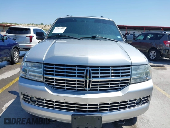 2013 Lincoln Navigator z VIN 5LMJJ2H58DEL03767, wystawiony jako IAAI lot #41986480 z przebiegiem 171 007 mil mil oraz . Historia ofert i sprzedaży dostępna na DreamBid. Obrazek 12.