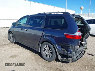 2018 Toyota Sienna XLE Auto Access Seat with VIN 5TDYZ3DC5JS914497, listed as a IAAI auction lot 41206120 with 208,996 mi miles. Bid and sale history available at carsss.com. Image 3.