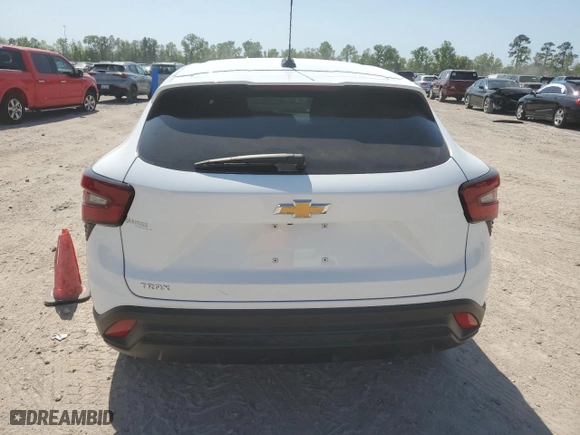 2024 Chevrolet Trax LS with VIN KL77LFE26RC031832, listed as a Copart auction lot 52637405 with 19,071 mi miles and Salvage Title. Bid and sale history available at carsss.com. Image 6.