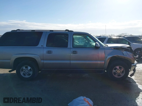 2002 Chevrolet Suburban LS with VIN 1GNEC16Z32J125040, listed as a IAAI auction lot 41657503 with 382,737 mi miles. Bid and sale history available at carsss.com. Image 13.