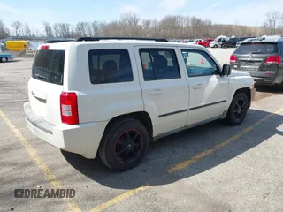 2010 Jeep Patriot Sport with VIN 1J4NT2GB5AD589535, listed as a IAAI auction lot 42021916 with 175,797 mi miles and . Bid and sale history available at carsss.com. Image 4.