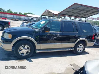 2006 Ford Expedition Eddie Bauer z VIN 1FMPU17596LB00921, wystawiony jako IAAI lot #42388660 z przebiegiem Nie podano mil oraz . Historia ofert i sprzedaży dostępna na DreamBid. Obrazek 14.