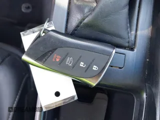 2022 Lexus ES 350 z VIN 58ADZ1B17NU128114, wystawiony jako IAAI lot #42006111 z przebiegiem 44 060 mil mil oraz . Historia ofert i sprzedaży dostępna na DreamBid. Obrazek 11.