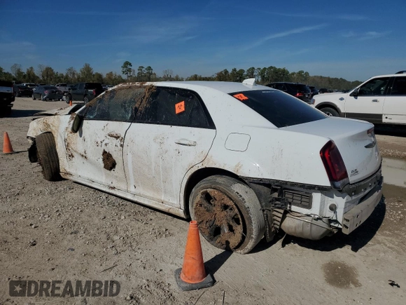 2022 Chrysler 300 Touring L with VIN 2C3CCADG1NH163135, listed as a Copart auction lot 84762584 with 40,688 mi miles and Salvage Title. Bid and sale history available at carsss.com. Image 2.